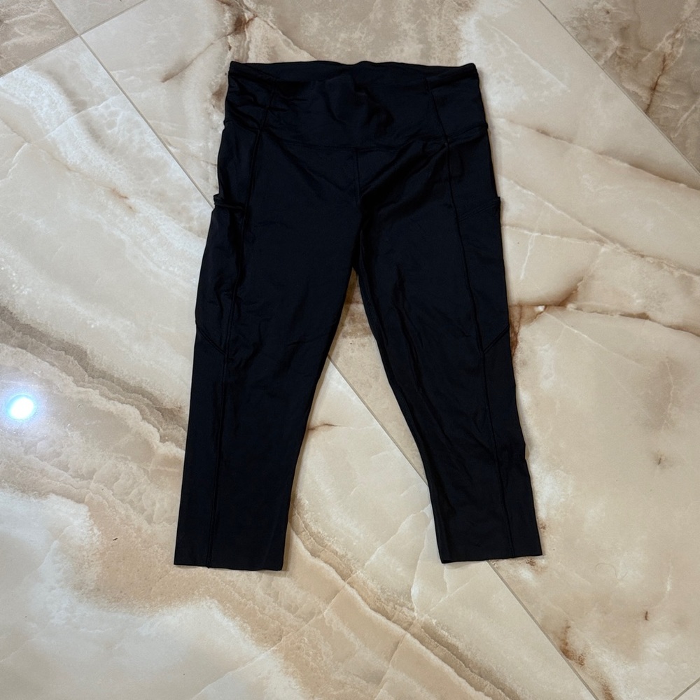Black Lululemon capris